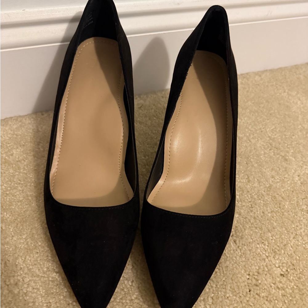 Elegant Black Women's Pumps